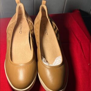 Vionic Tan Leather Ballet Flats
